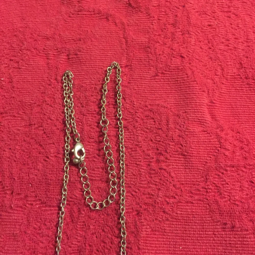 4 necklaces - Picture 3 of 13